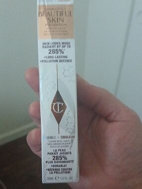 Charlotte Tilbury Beautiful Skin Foundation - N2